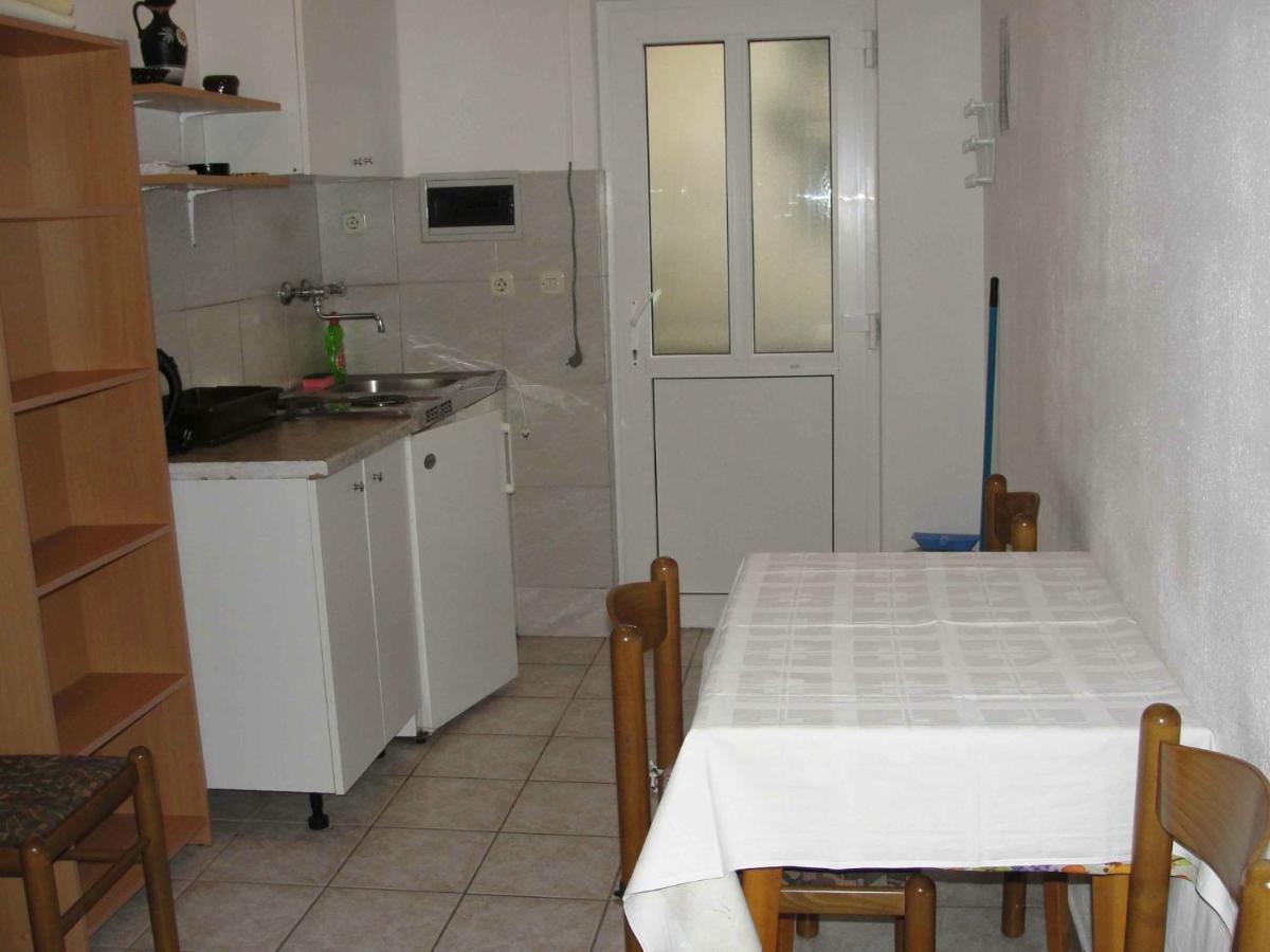 Apartments Pinija Supetar Eksteriør bilde